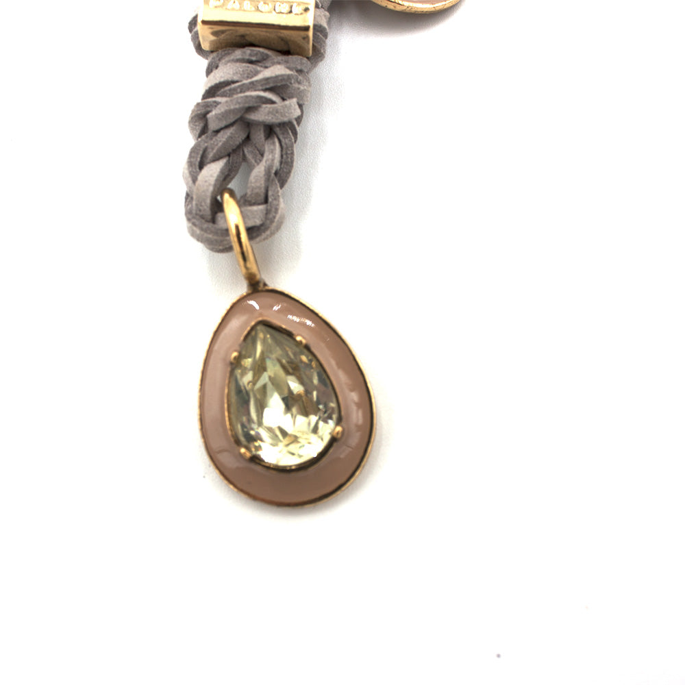 Collana intrecciata grigia con cristalli
