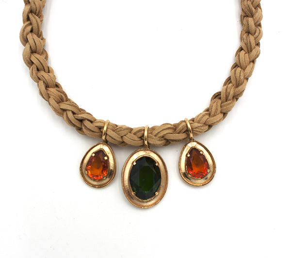 Collana intrecciata beige con cristalli