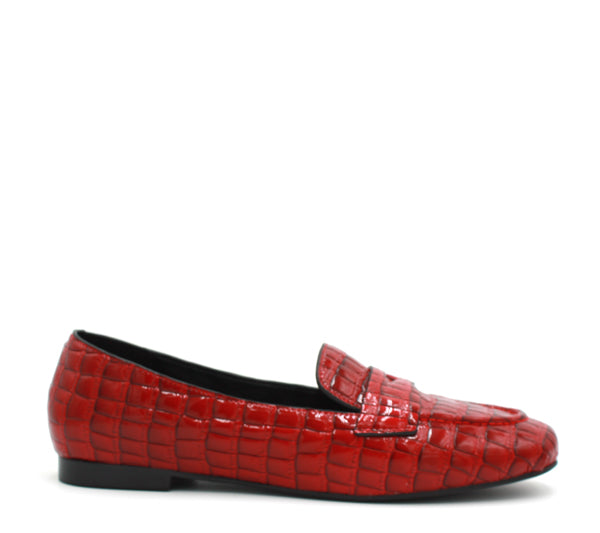 Adele in cocco rosso