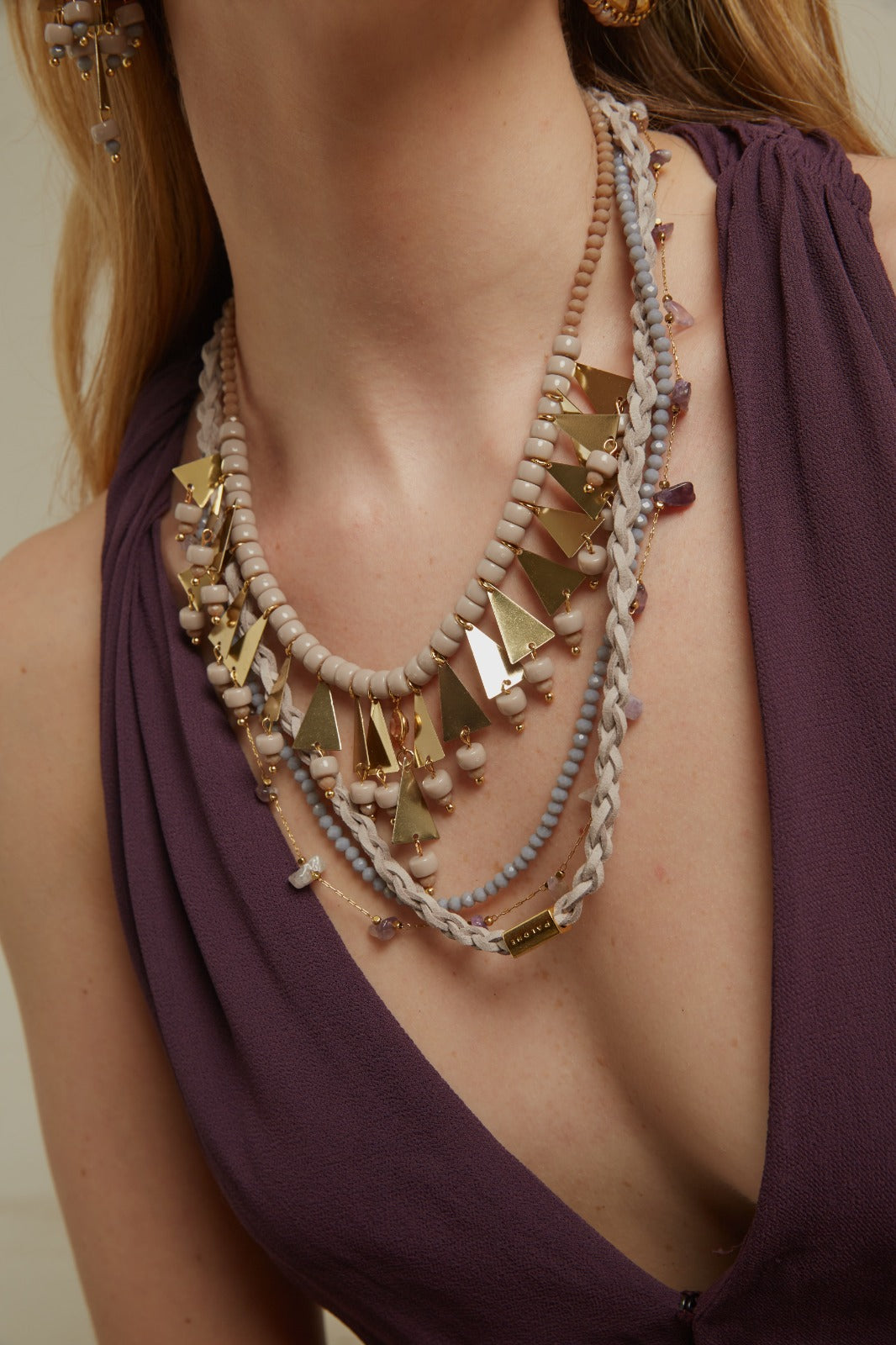 Collana Alchimia in resina con dettagli in bagno oro vintage