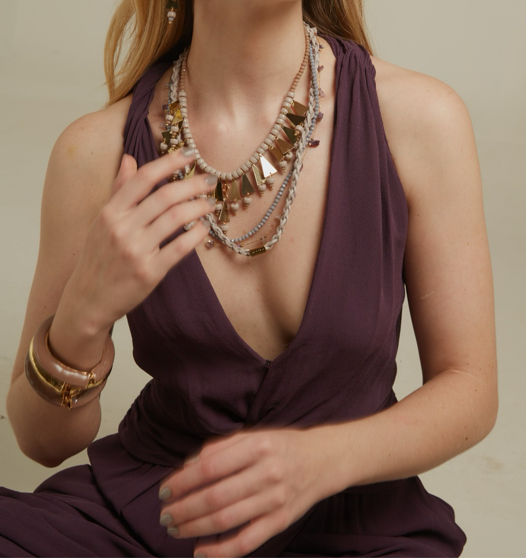 Collana Alchimia in resina con dettagli in bagno oro vintage