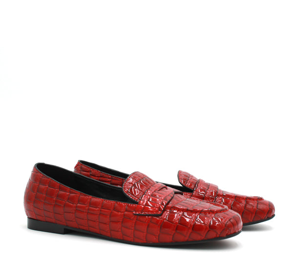 Adele in cocco rosso