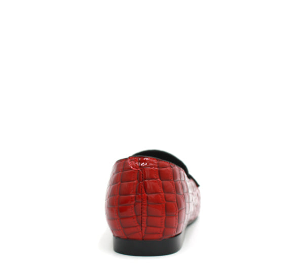 Adele in cocco rosso