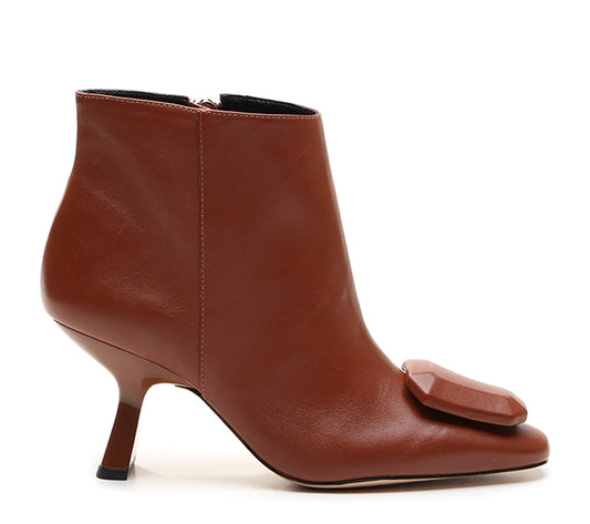 KENDAL: CONHAQUE ANKLE BOOT