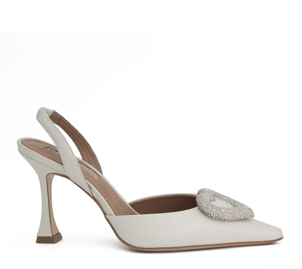 Agata in white, high heel