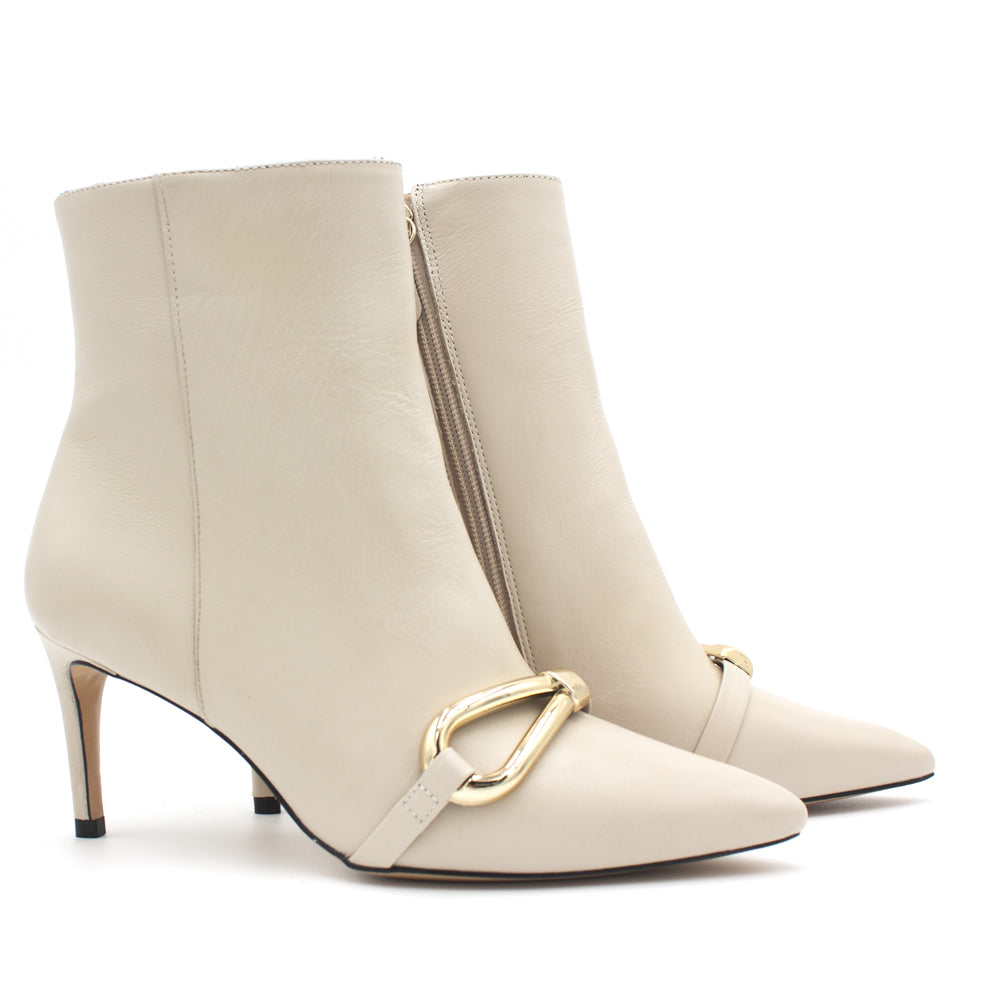 Miss Unique off white ankle boot #AMOIMIEIDIFETTI