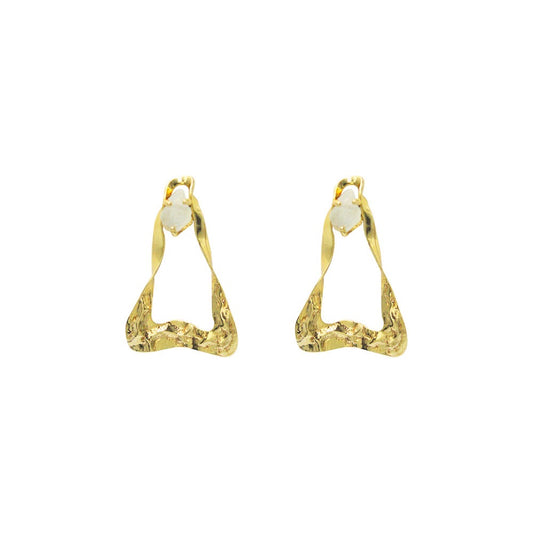 Golden vintage earrings with cristals