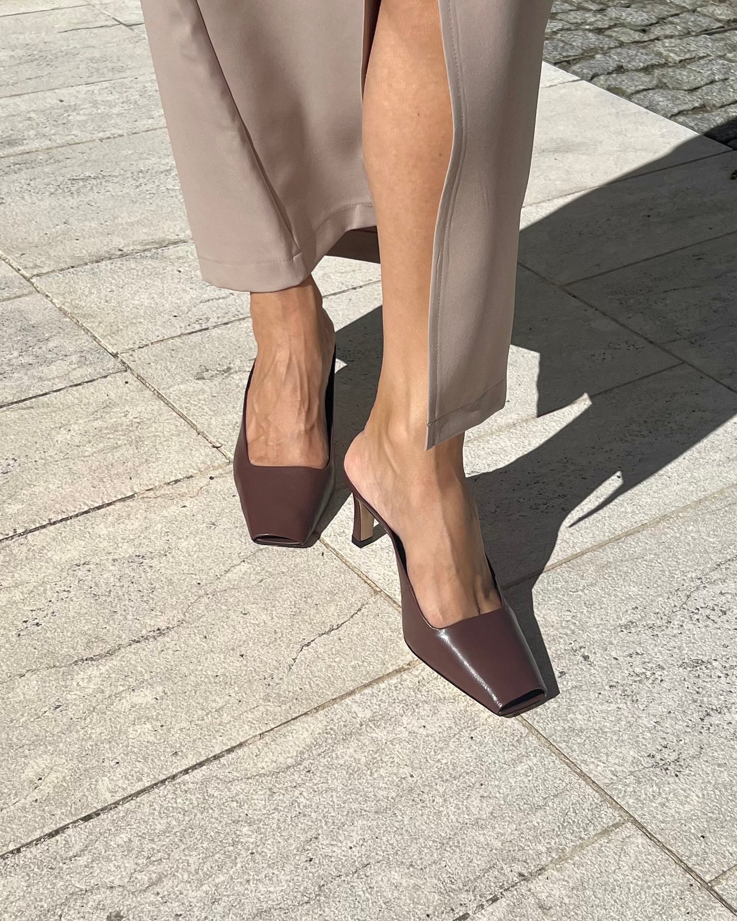 Dark red open toe Vicenza mule