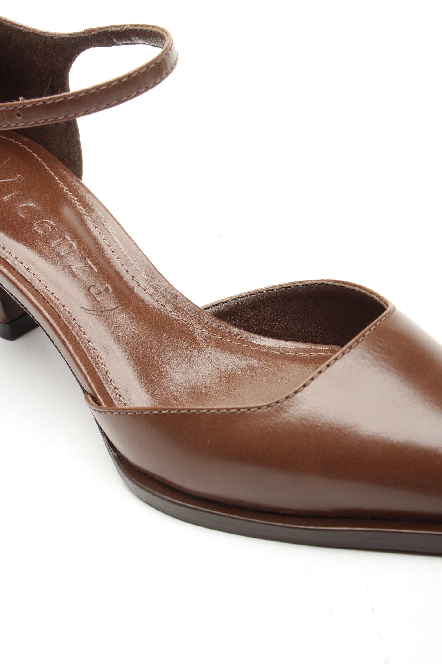 Brown Vicenza kitten heel shoe